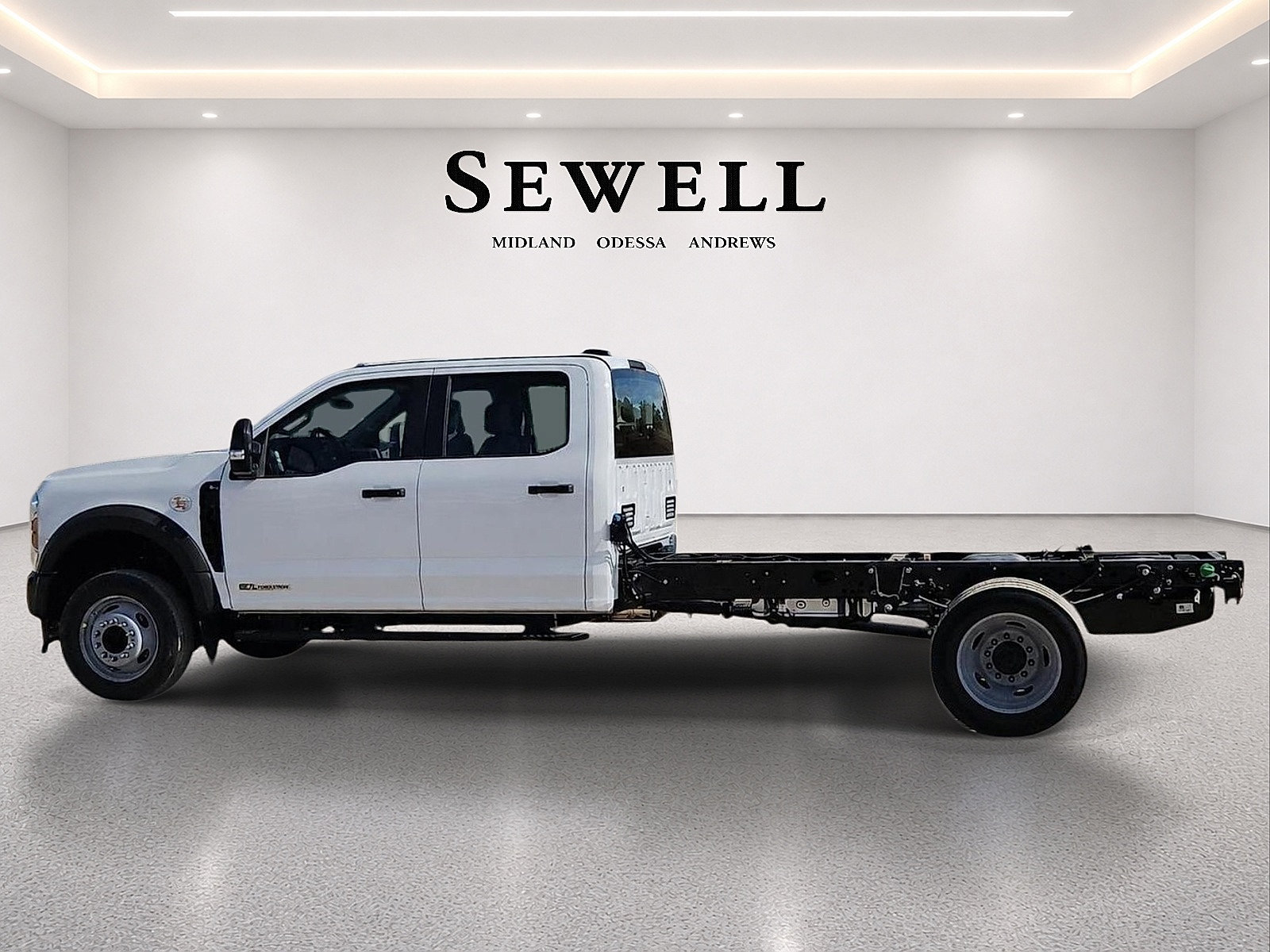 New 2027 Ford F450 XL RWD image 2