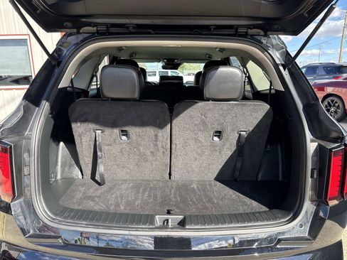 Used 2022 Kia Sorento S image 8