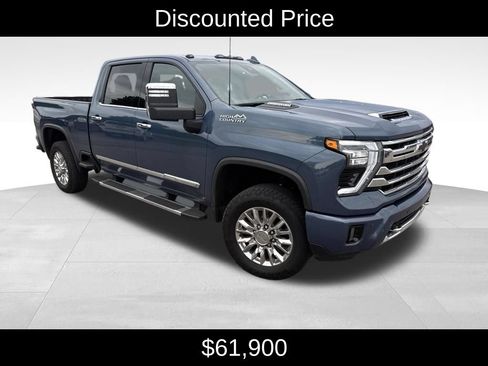 Used 2024 Chevrolet Silverado 2500 High Country w/ Technology Package AWD/4WD image 3