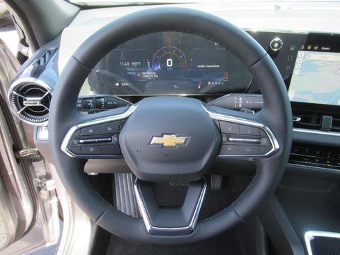 New 2026 Chevrolet Equinox LT image 16