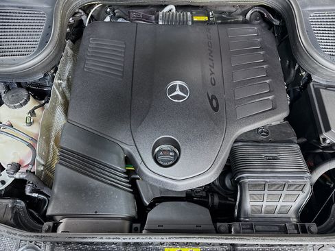 Used 2025 Mercedes-Benz GLS 450 4MATIC image 39