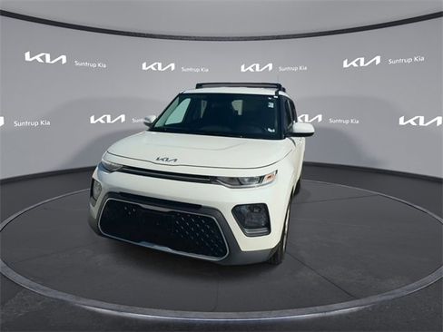 Used 2022 Kia Soul LX image 5