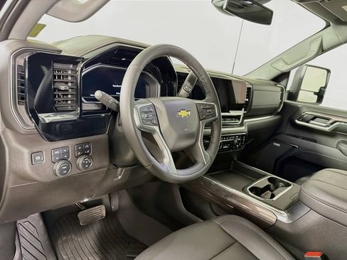 Used 2024 Chevrolet Silverado 3500 LTZ w/ LTZ Convenience Package AWD/4WD image 10