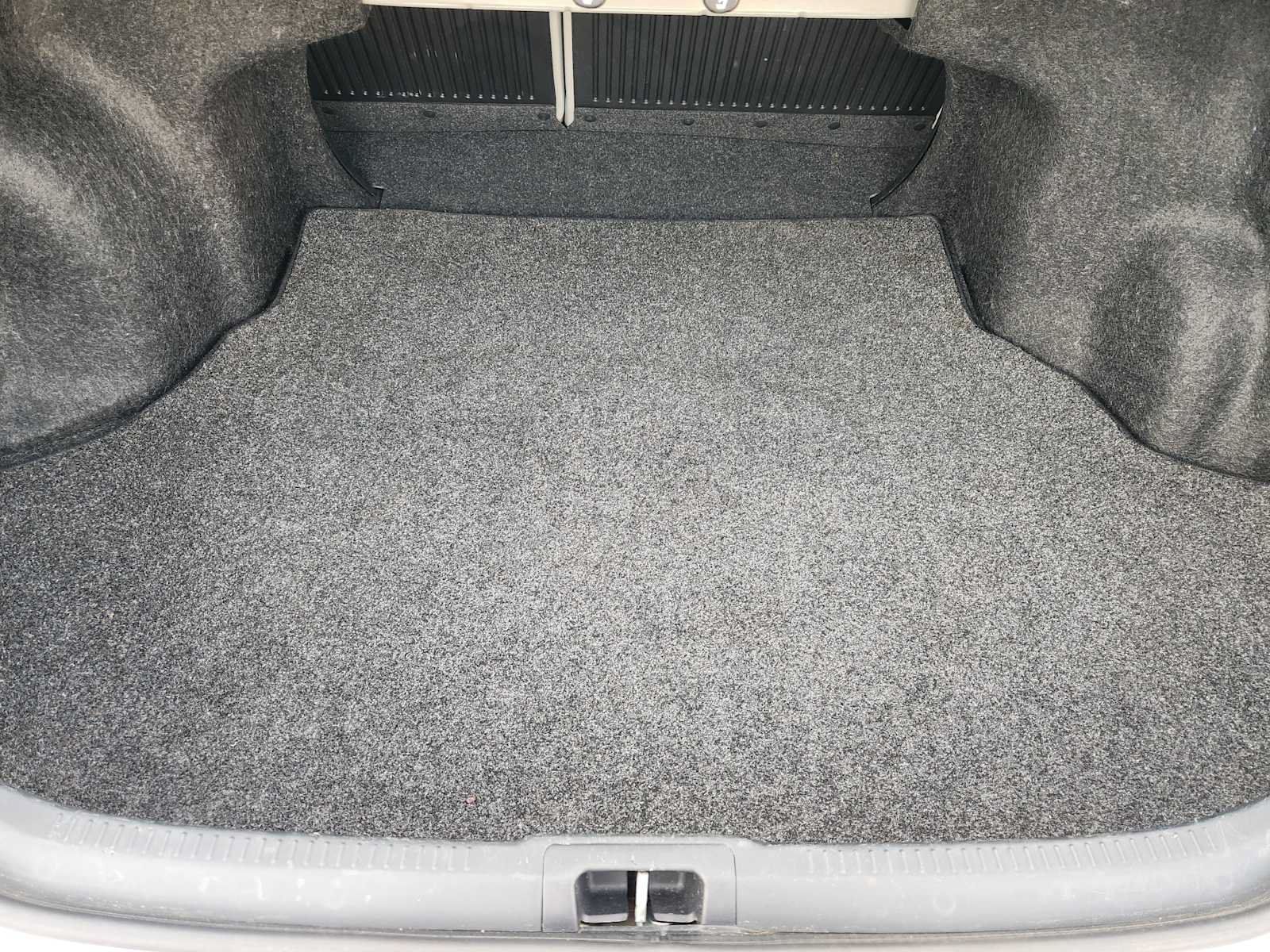 Used 2016 Toyota Camry LE FWD image 30