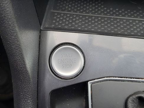 Used 2020 Volkswagen Tiguan SE w/ Panoramic Sunroof Package image 21