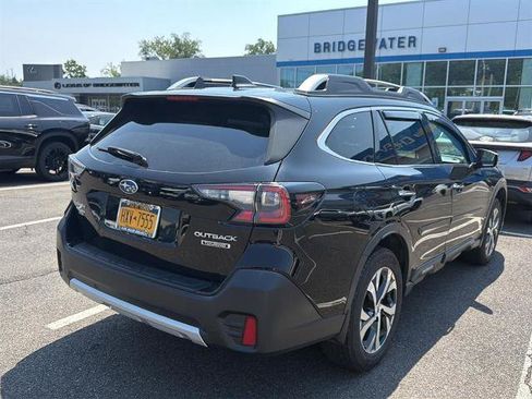Used 2022 Subaru Outback Touring AWD/4WD image 5