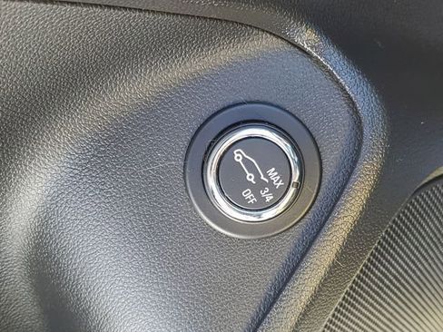 Used 2023 Chevrolet TrailBlazer RS w/ Sun and Liftgate Package image 28