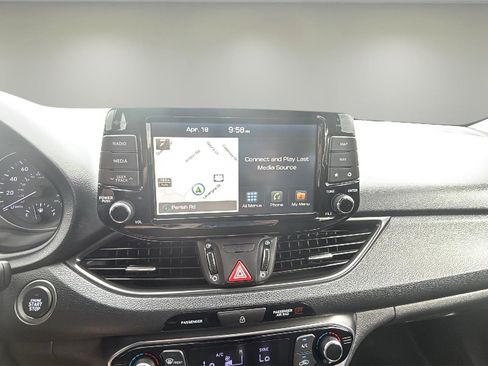 Used 2018 Hyundai Elantra GT w/ Tech Package 03 image 7