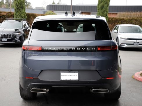 New 2025 Land Rover Range Rover Sport SE image 7