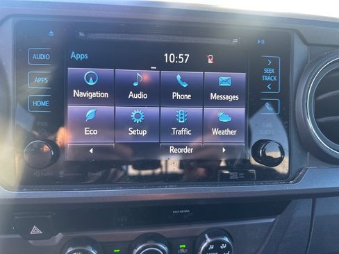 Used 2018 Toyota Tacoma TRD Sport image 7