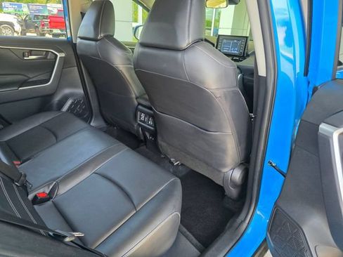 Used 2019 Toyota RAV4 XLE Premium w/ Cold Weather Package AWD/4WD image 12