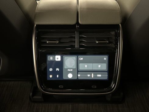 Used 2022 Rivian R1T Adventure image 28