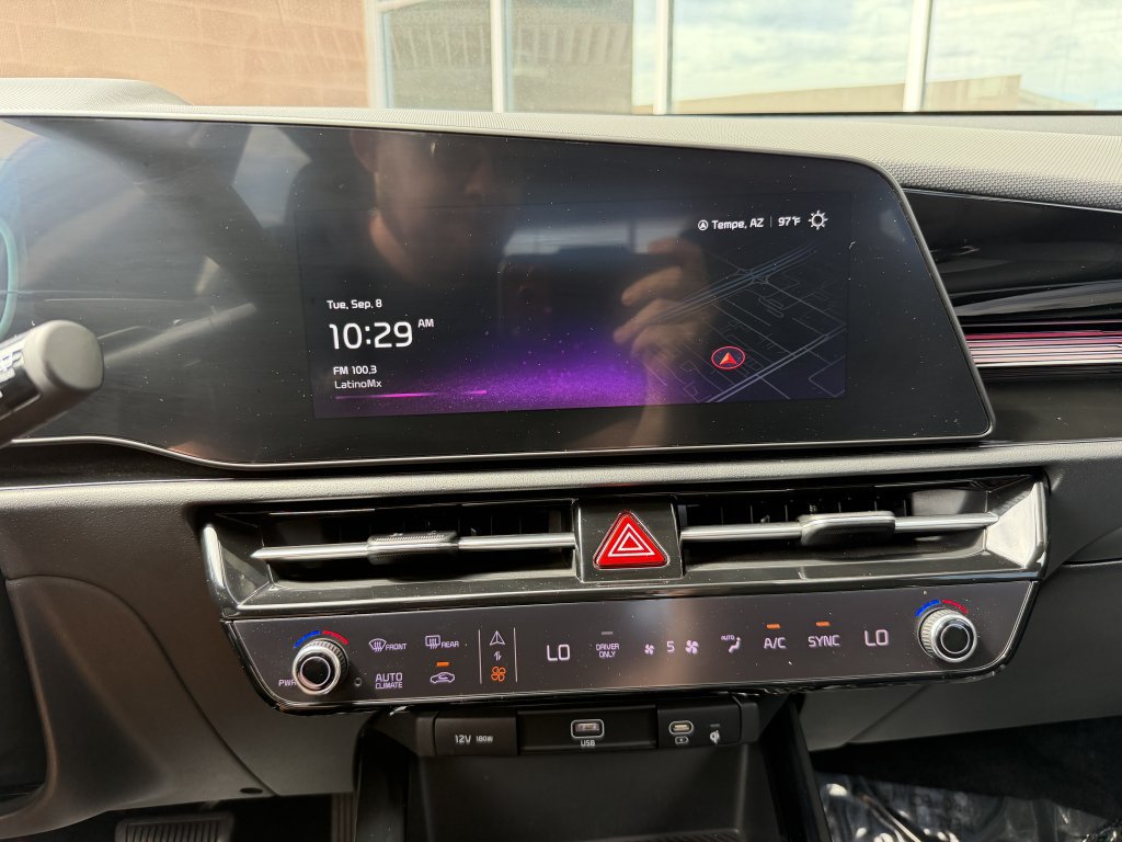 Used 2023 Kia Niro EX FWD image 18