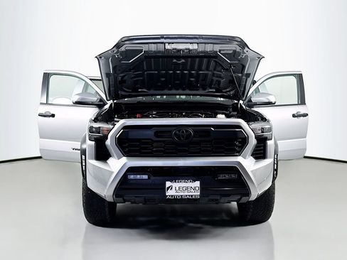 Used 2024 Toyota Tacoma TRD Off-Road w/ TRD Off Road Upgrade Package AWD/4WD image 19