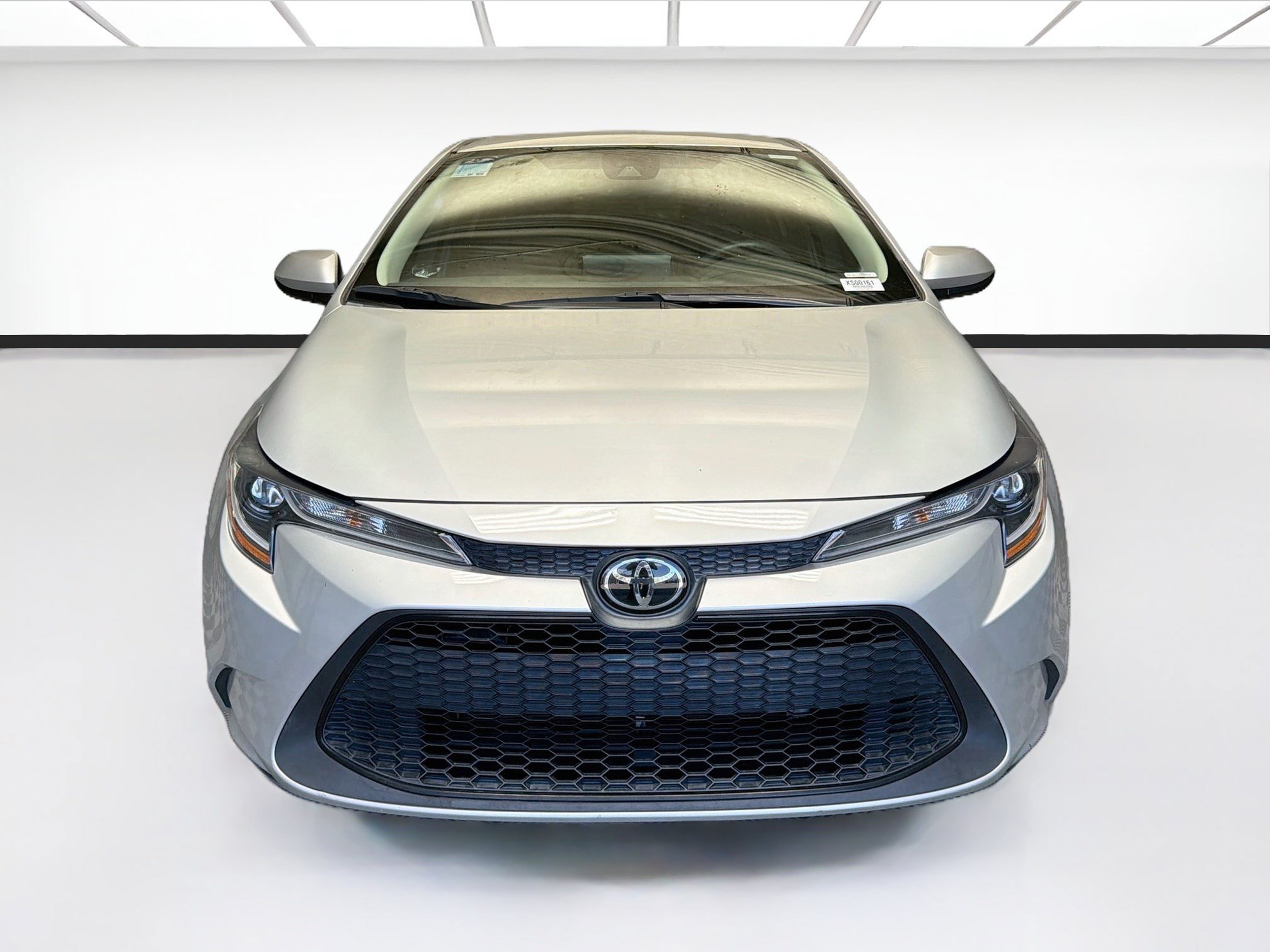 Used 2022 Toyota Corolla LE FWD image 2