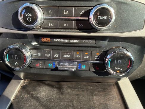 Used 2022 Ford F350 Lariat w/ Lariat Value Package AWD/4WD image 10