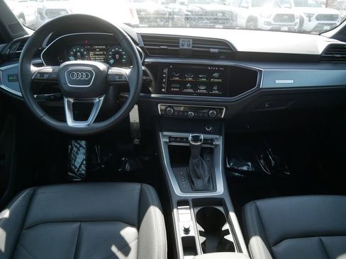 Used 2025 Audi Q3 2.0T Premium image 13