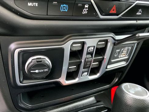 Certified 2023 Jeep Wrangler Unlimited AWD/4WD image 32