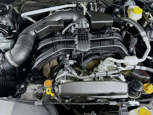 Certified 2025 Subaru Crosstrek 2.0i Premium image 37