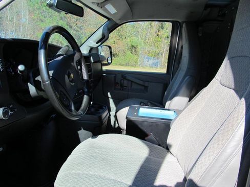 Used 2021 Chevrolet Express 2500 w/ Driver Convenience Package image 14