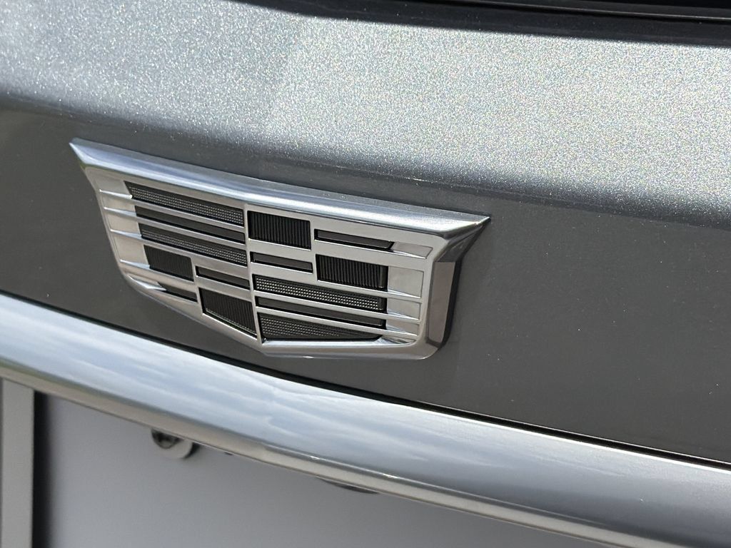 Certified 2025 Cadillac XT6 Luxury FWD image 11