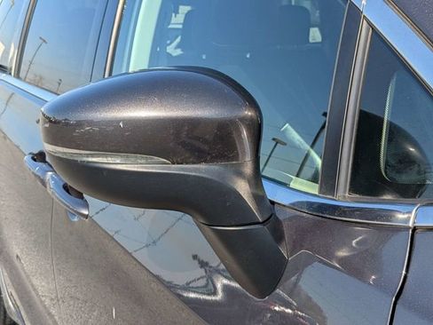 Used 2023 Chrysler Pacifica Touring-L image 12