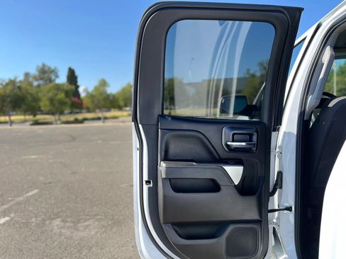 Used 2018 Chevrolet Silverado 1500 LT w/ All Star Edition RWD image 12