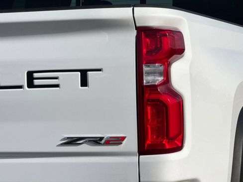 Used 2024 Chevrolet Silverado 2500 ZR2 w/ Technology Package image 26