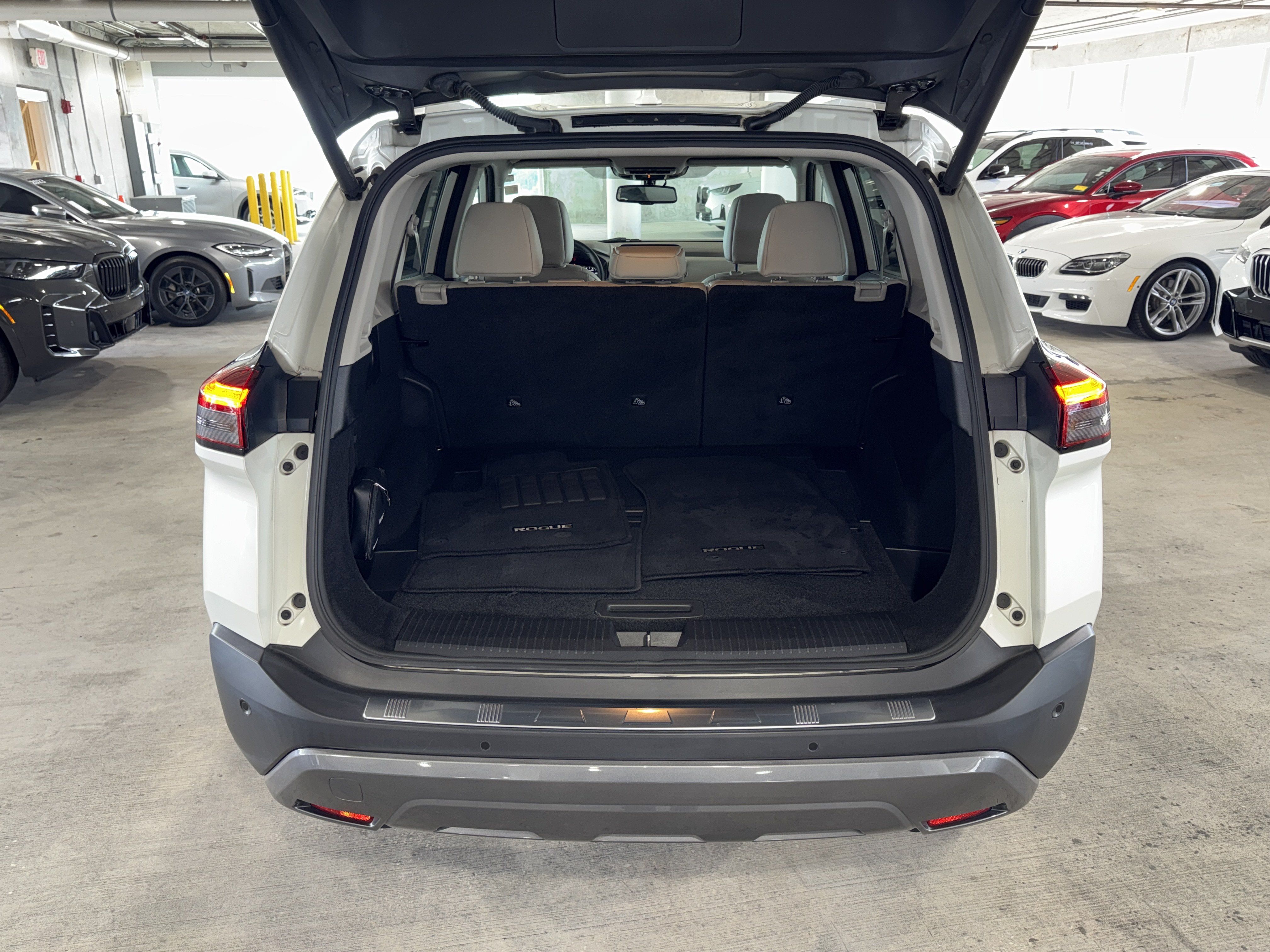 Used 2023 Nissan Rogue SL w/ SL Premium Package AWD/4WD image 13