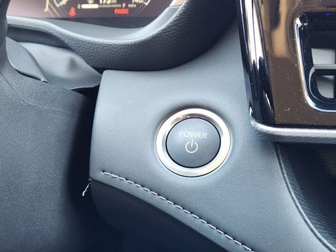 Used 2025 Toyota Highlander Platinum image 27