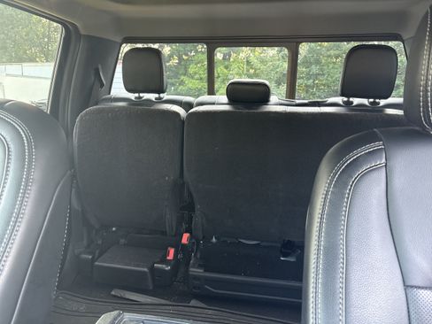Used 2019 Ford F150 Lariat w/ Equipment Group 502A Luxury AWD/4WD image 6