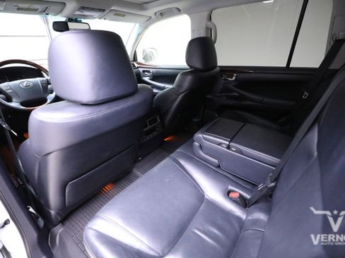 Used 2013 Lexus LX 570 4WD w/ Preferred Accessory Pkg image 9