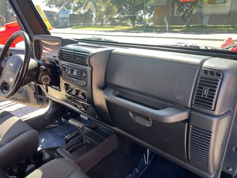 Used 2006 Jeep Wrangler Unlimited image 35