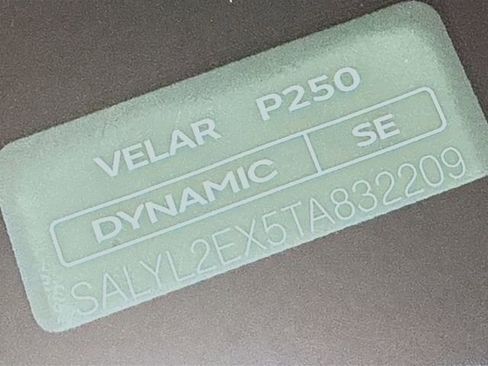 New 2026 Land Rover Range Rover Velar Dynamic SE AWD/4WD image 34