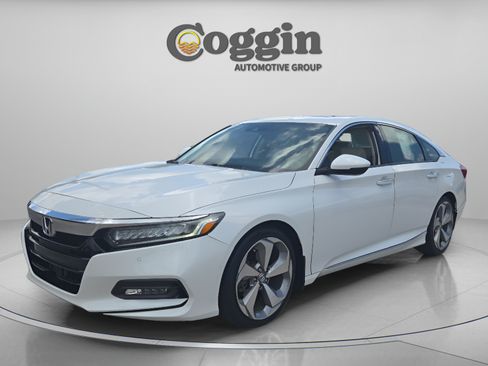 Used 2018 Honda Accord Touring image 1