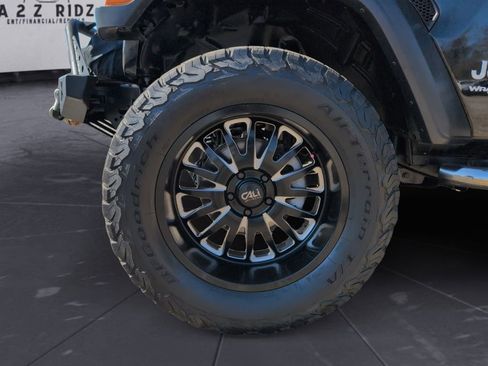 Used 2019 Jeep Wrangler Sport image 24