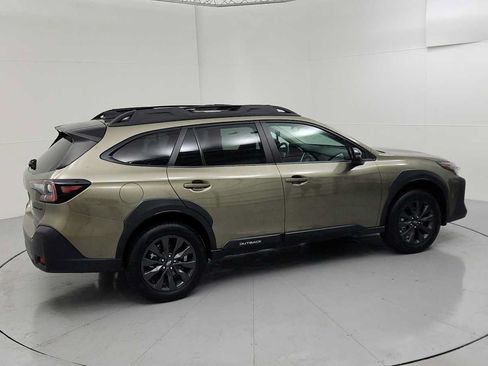 Certified 2025 Subaru Outback Onyx Edition AWD/4WD image 11