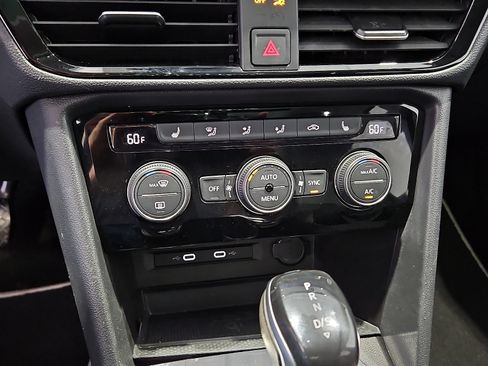 Certified 2023 Volkswagen Taos SEL AWD/4WD image 15