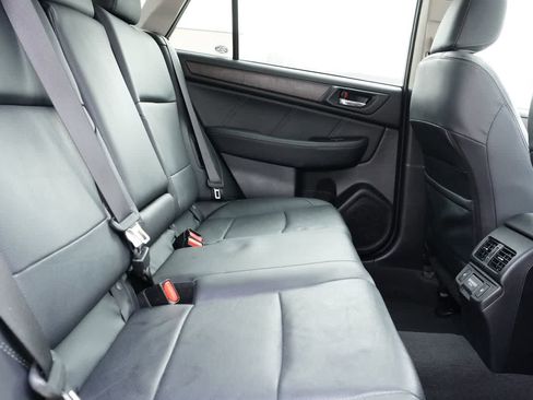 Used 2018 Subaru Outback 3.6R Limited image 21