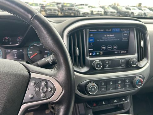 Used 2022 Chevrolet Colorado LT w/ LT Convenience Package AWD/4WD image 14