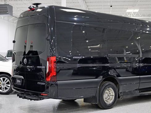 Used 2024 Mercedes-Benz Sprinter 3500 image 9