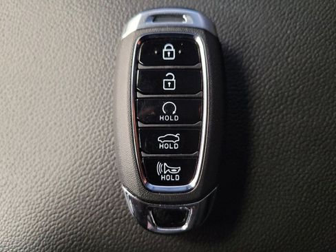 Used 2023 Hyundai Elantra SEL image 32