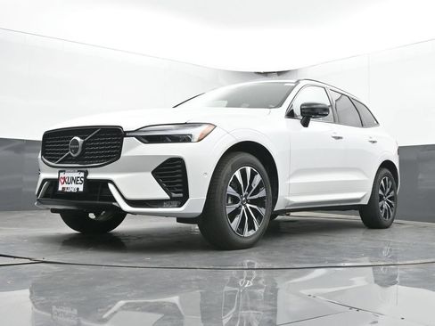 Used 2025 Volvo XC60 B5 Plus AWD/4WD image 49