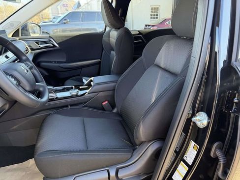 New 2026 Mitsubishi Outlander ES image 13