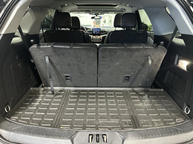 Used 2023 Ford Explorer XLT w/ Equipment Group 202A AWD/4WD image 26