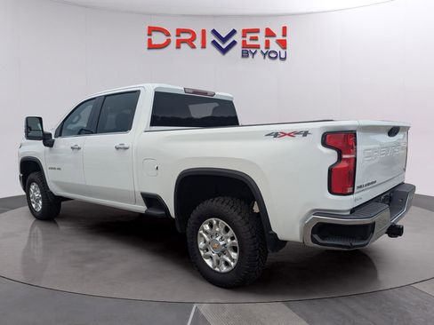 Used 2024 Chevrolet Silverado 2500 LTZ w/ LTZ Convenience Package image 3