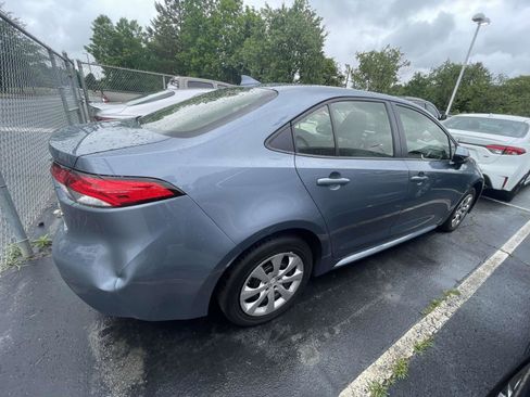 Used 2025 Toyota Corolla LE FWD image 17