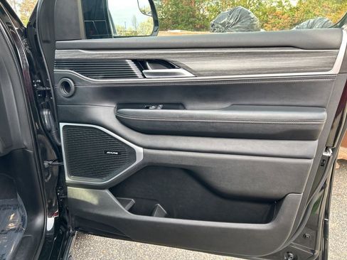 Used 2024 Jeep Wagoneer L Series II w/ Flexible Seating Group image 27