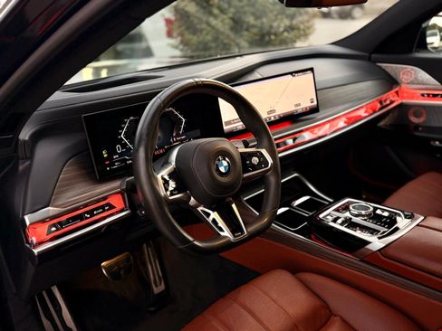 Used 2023 BMW 760i xDrive w/ Luxury Rear Seating Package AWD/4WD image 25