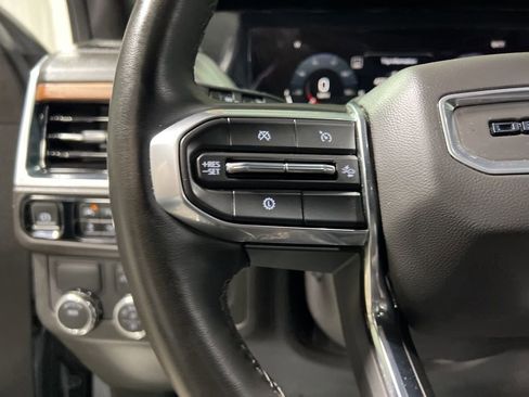 Used 2025 GMC Yukon XL Denali image 24